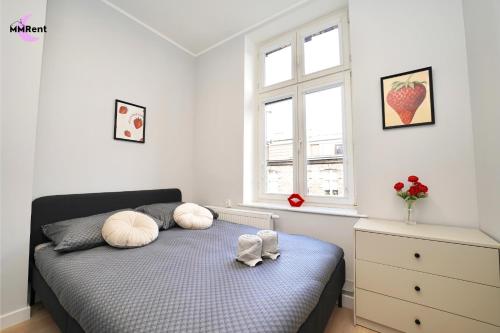 MMRent Strawberry Room