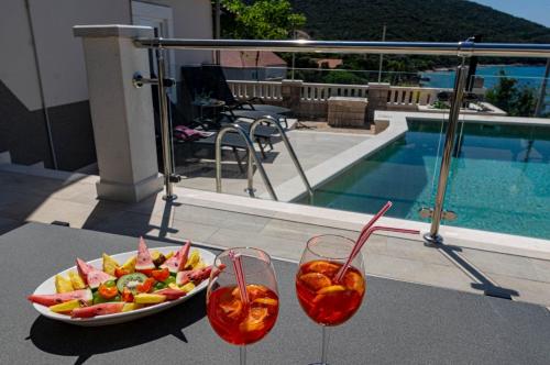 Seaside apartments with a swimming pool Tri Zala, Korcula - 558