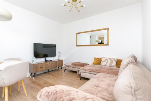 Apartments with WiFi Split - 25435