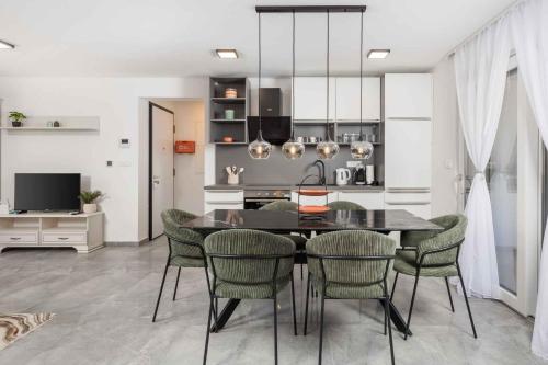 Apartment with A - C in Malinska-Insel Krk 57643