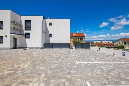 Apartment with A - C in Malinska-Insel Krk 57643