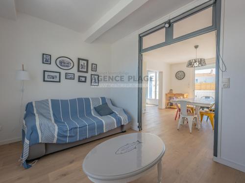 Maison 3 chambres avec jardin et parking à La Chaume, proche plages et commerces