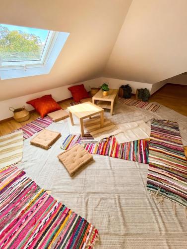Spacious Boho 3BR House with Parking & Self Check-in