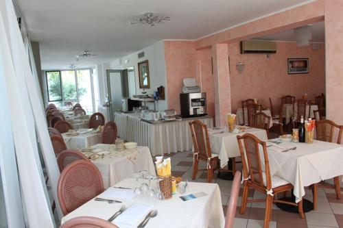 Εστιατόριο ή άλλο μέρος για φαγητό στο Hotel Capri