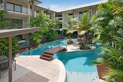 Bazén v ubytování Shantara Resort Port Douglas - Adults Only Retreat nebo v jeho okolí