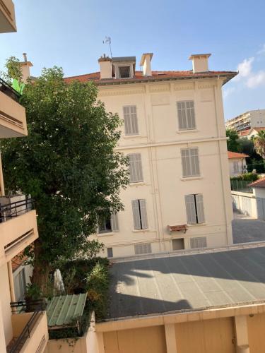 Beau 2 pièces à Cannes, 4 couchages refait à neuf, 15mn à pied du Palais des Festival