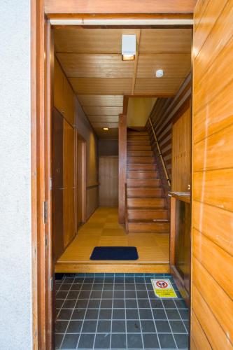 Spacious Traditional Japanese House with Modern Amenities near Shibuya for Families and Groups up to 8 Guests