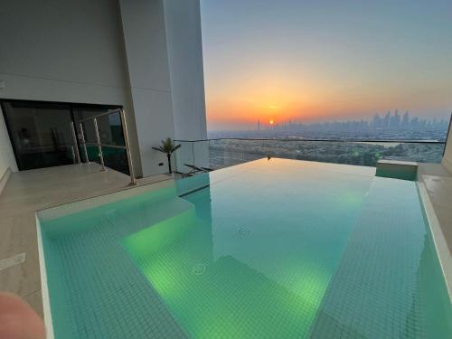 Private Pool I Sleeps 6 I 5 Star Amenities I 2BR Onyx