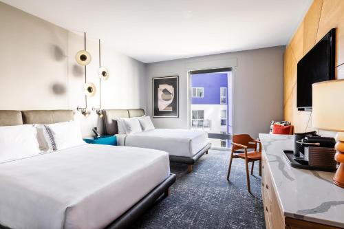 The Shay, a Destination by Hyatt photo 38