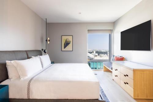 The Shay, a Destination by Hyatt photo 41