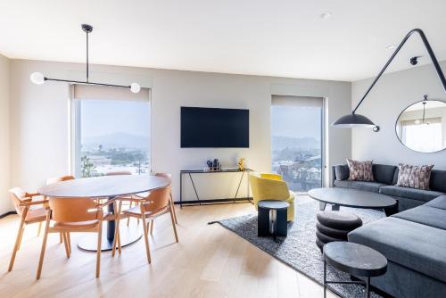 The Shay, a Destination by Hyatt photo 42