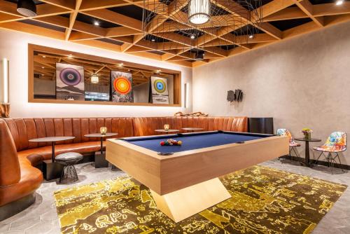 The Shay, a Destination by Hyatt photo 66