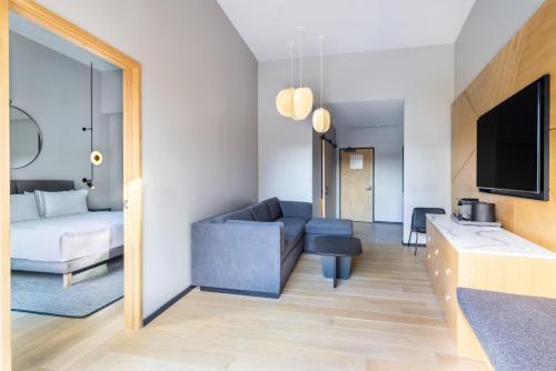 The Shay, a Destination by Hyatt photo 56