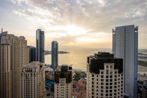 Luxury 5BR Duplex Penthouse with Panoramic Sea Views