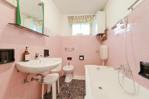 Casa Maria - Longarone Fiera e Vajont & Wi-Fi tesisinde bir banyo