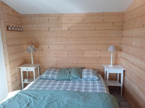 Lova arba lovos apgyvendinimo įstaigoje Equi-Lodge
