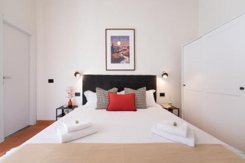 Vintage Apartment with Private Garden in Florence