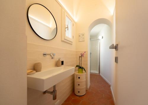 Vintage Apartment with Private Garden in Florence