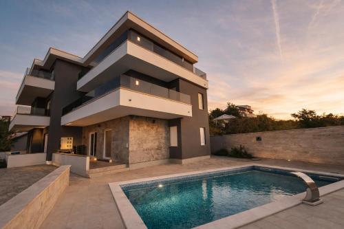Aurelia Pool Apartments