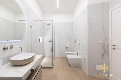 Axis Mundi Apartment and Suites - Via del Corso, 2 min to Spanish Steps, Historic Center, Luxury Design