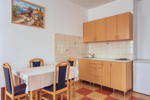 Holiday apartment Vesna 4 with terrace