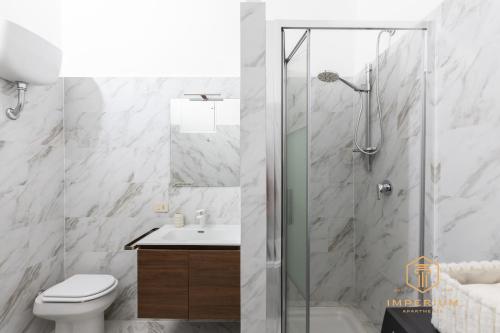 Imperium Luxury Flat - 12Pax, 4 BDRM, 8 min Metro, City Center, A-C