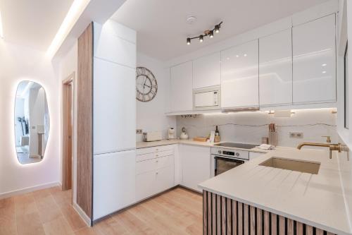 Sandora Breeze - Calm Stay Near Beach & Old Town