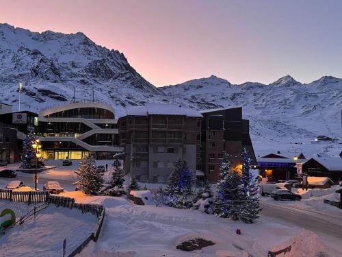 Val Thorens 4 flocons or, 42 m2, vue sur les glaciers, SUD