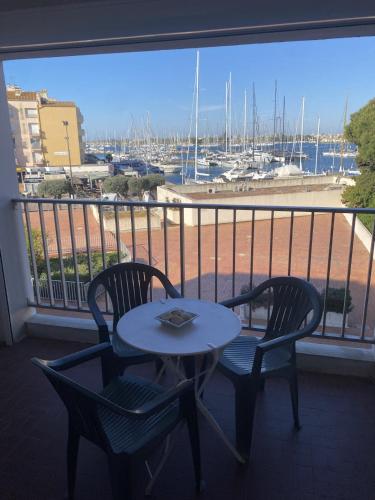 cap agde studio cabine vue port
