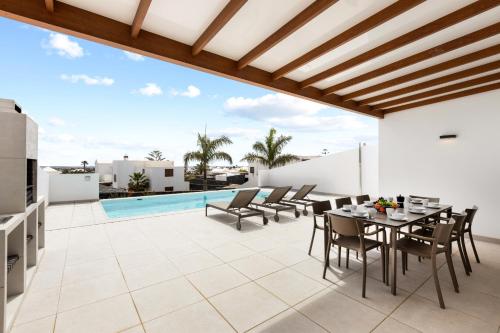 Villa Los Altos Naira 3A by Escape Home