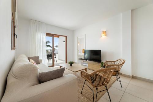 Villa Los Altos Naira 3A by Escape Home