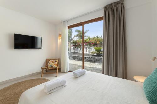 Villa Los Altos Naira 3A by Escape Home