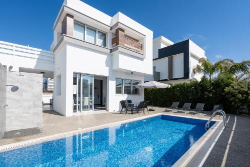 Golden Marine Seaside Villa Protaras