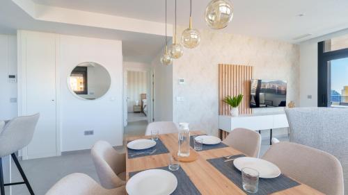 EAGLE TOWER sea view apartment