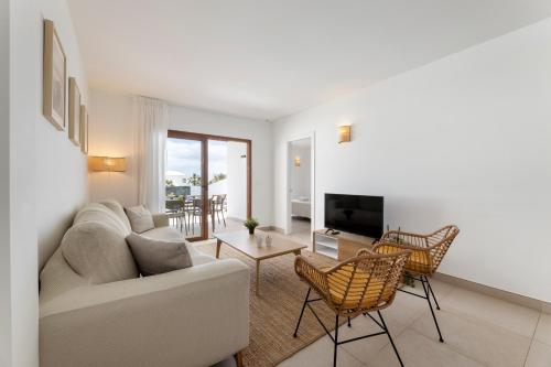 Villa Los Altos Famara 11A by Escape Home