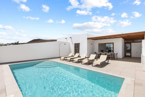 Villa Los Altos Famara 11A by Escape Home