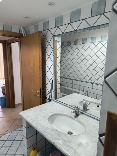 The House of the Brilliant Friend, Suite in Downtown Naples