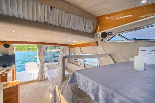 Luxury Yacht - Lex of the Seas