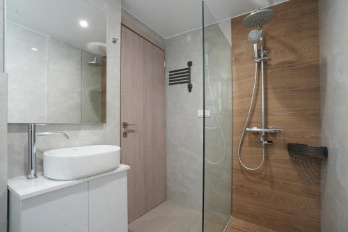 2bb Luxury Apartment II - Jacuzzi, Parking, Beach