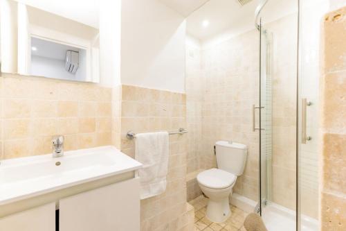 Proche Palais des Festivals, Bel Appartement by Halldis