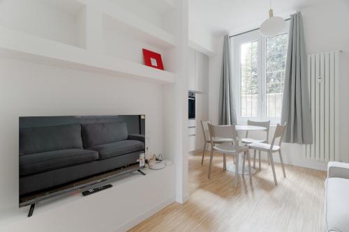 GuestHost - Comfy Apartment X2 Turro MM1