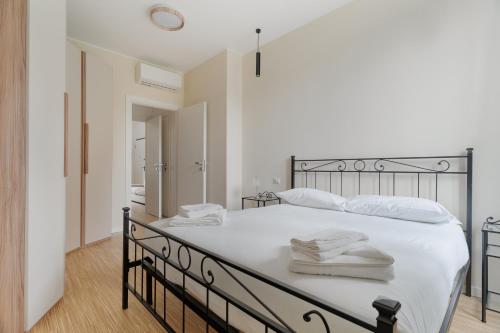 GuestHost - Comfy Apartment X2 Turro MM1