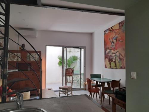 Maison avec cour en plein cœur d'Avignon