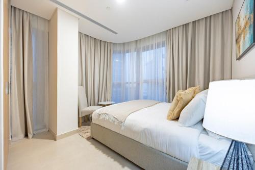 Luxurious and Vibrant 2BR in Radiant Bay Al Reem