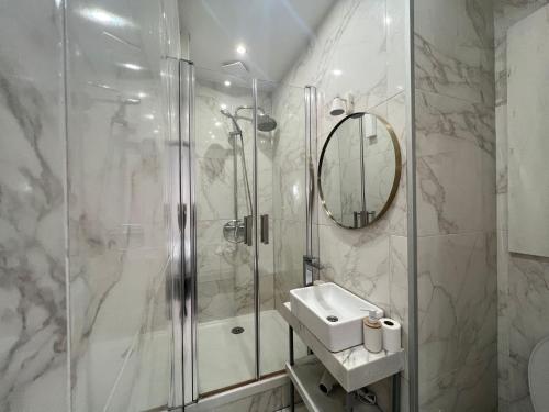 LE SUQUET, OLD TOWN, CANNES CENTER, 2 rooms appt, public parking