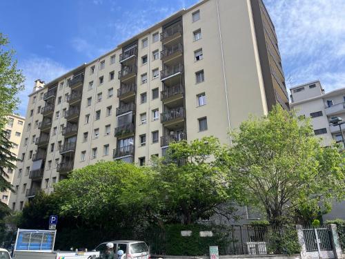 ESCANDAR SUITE Metro GAMBARA 1 min Parking 7 euro per day
