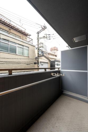 2 min Sta ,Fast Wi-Fi ,4K Monitor ,Desk ,USJ,Namba 駅2分, 超高速WiFi664Mbps, 4Kモニター,デスク, USJ,梅田,難波直通