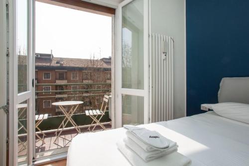 Bright Urban Apt - M4 Tolstoj by InnStay