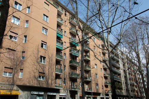 Bright Urban Apt - M4 Tolstoj by InnStay