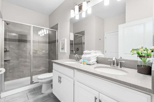 Upstay ChampionsGate 9BR Villa with Pool & Cinema photo 38